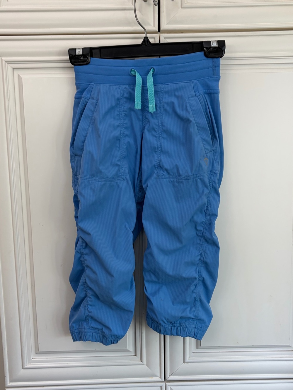 RARE BLUE - Ivivva by Lululemon Live to Move crop
